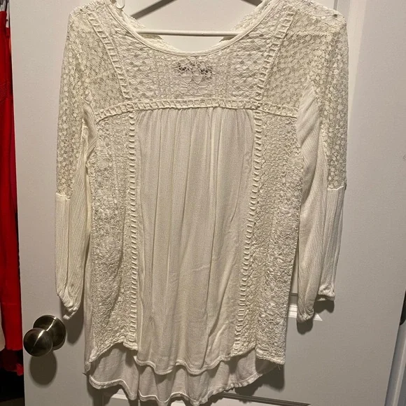 Knox Rose lace blouse - Picture 2 of 3